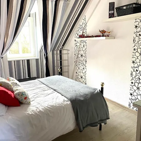 Le Taut 44 - Chambre Blanche Pansiyon *